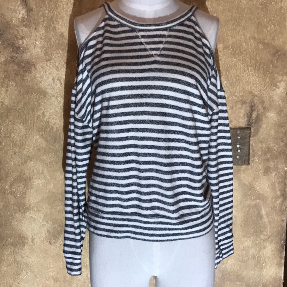 BCBG cold shoulder